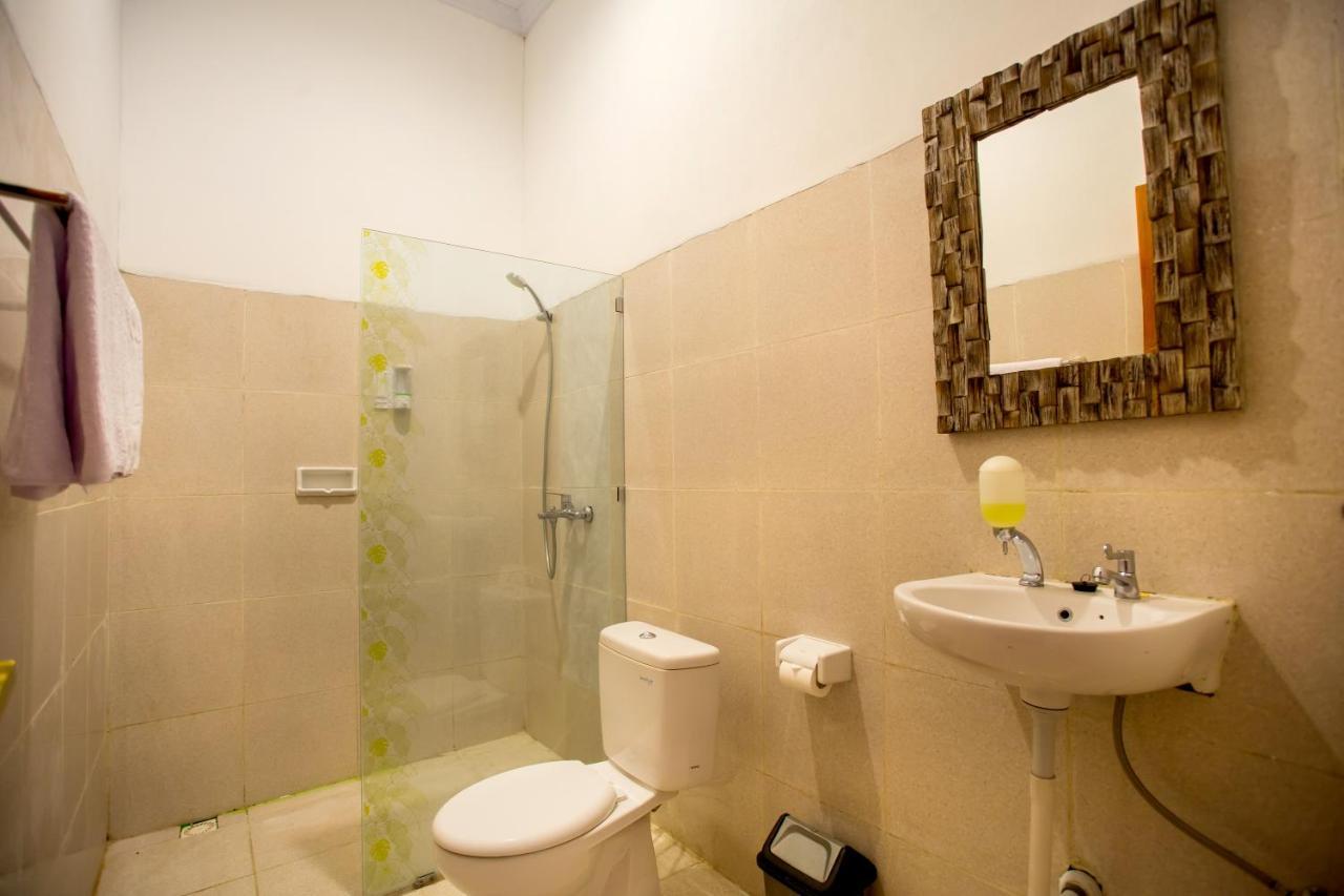 The Puncak Santhi Inn Batununggul Ngoại thất bức ảnh