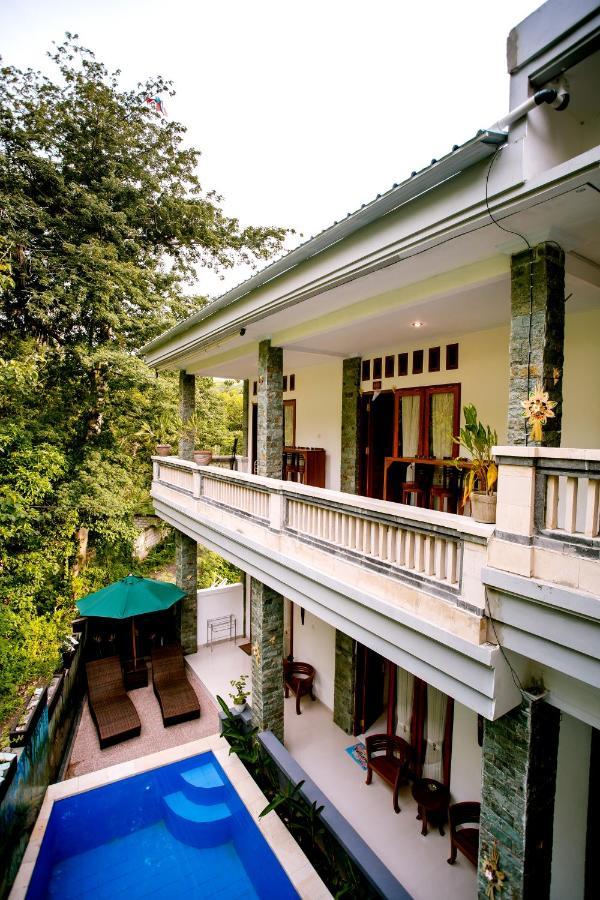 The Puncak Santhi Inn Batununggul Ngoại thất bức ảnh